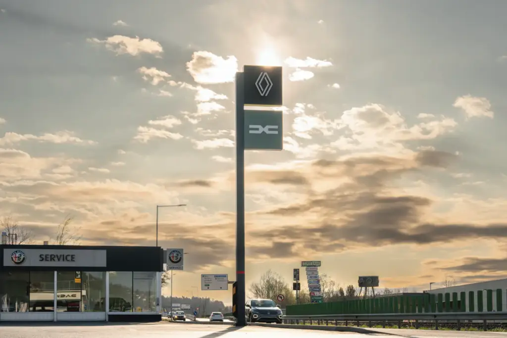 Galeriebild 1/11 – Peindl Autohaus – Unser Betrieb